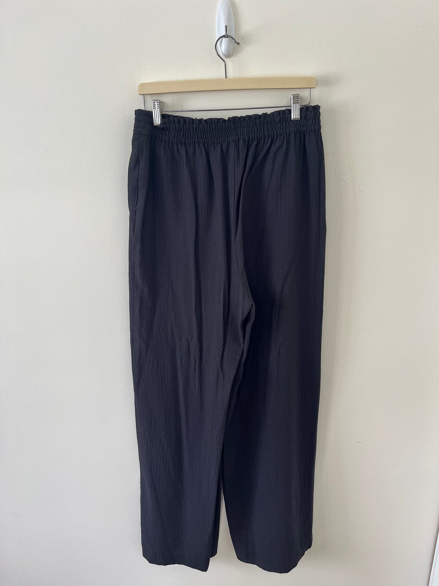 Calvin Klein Black Long Lightweight Textured Pants (M-L)