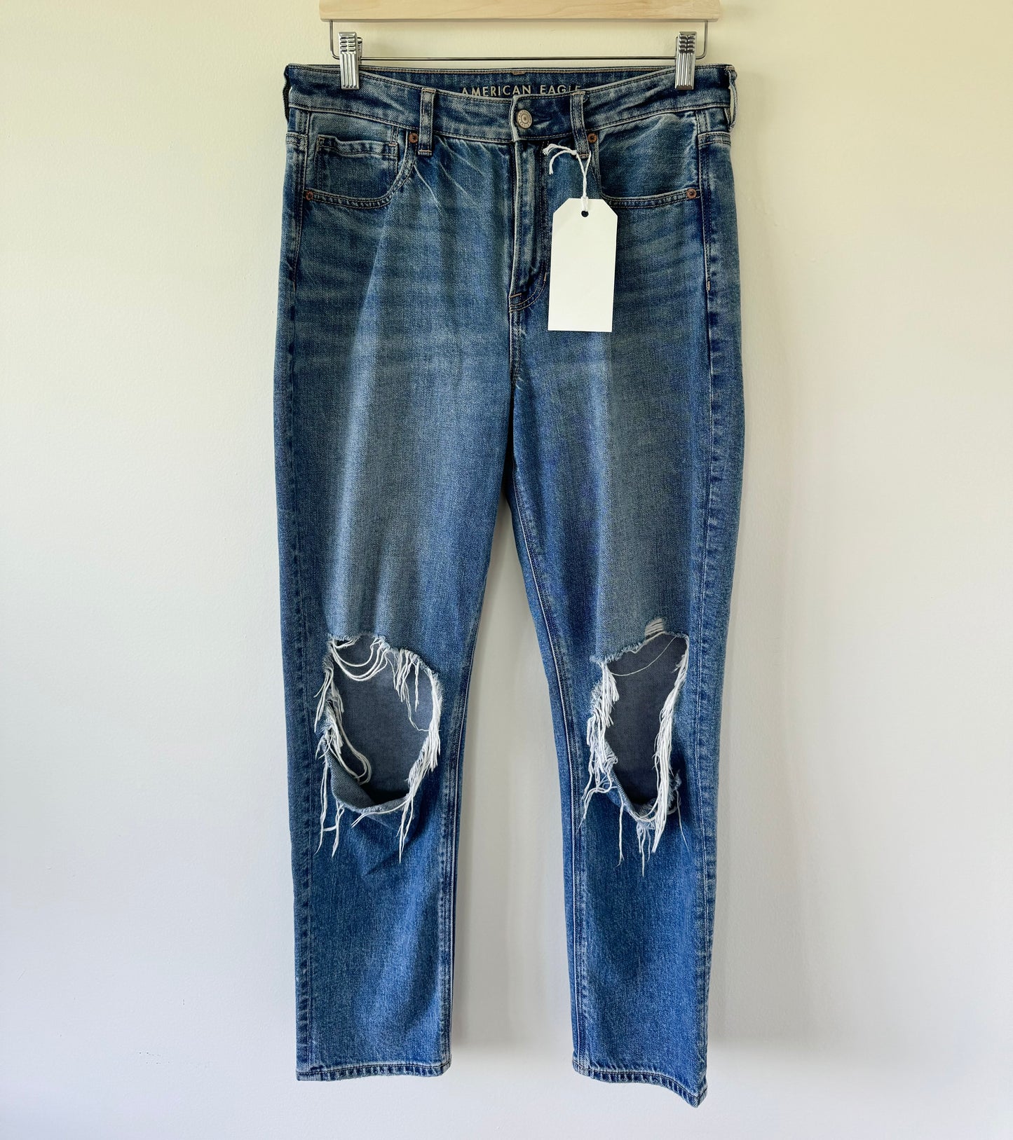 American Eagle Strigid Straight Ripped Mom Jean (8)