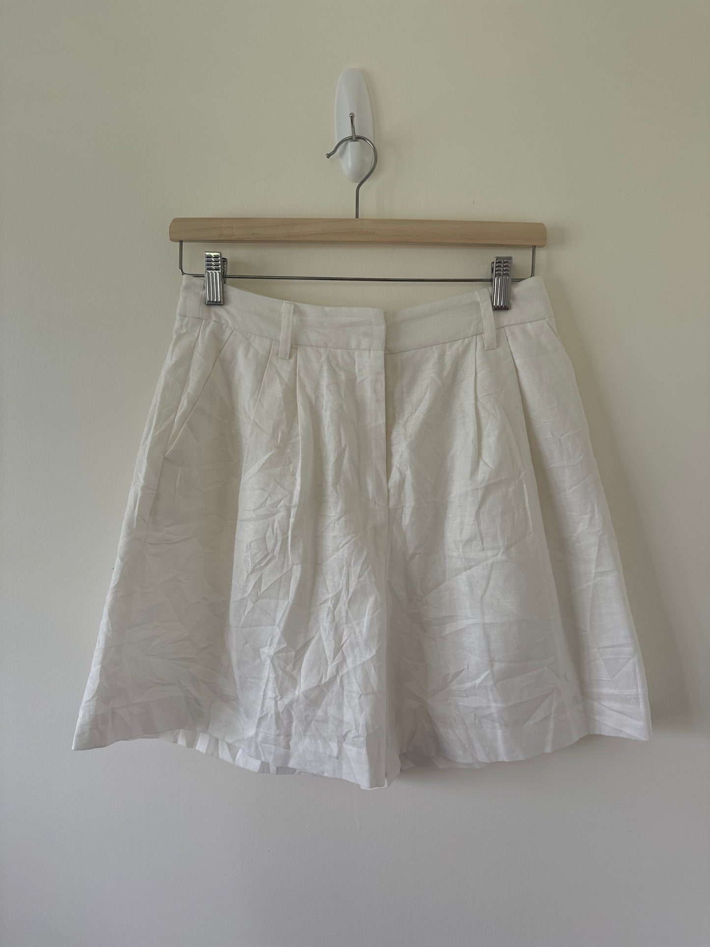 High-Waist Linen Princess Diana Style Shorts (S/M)