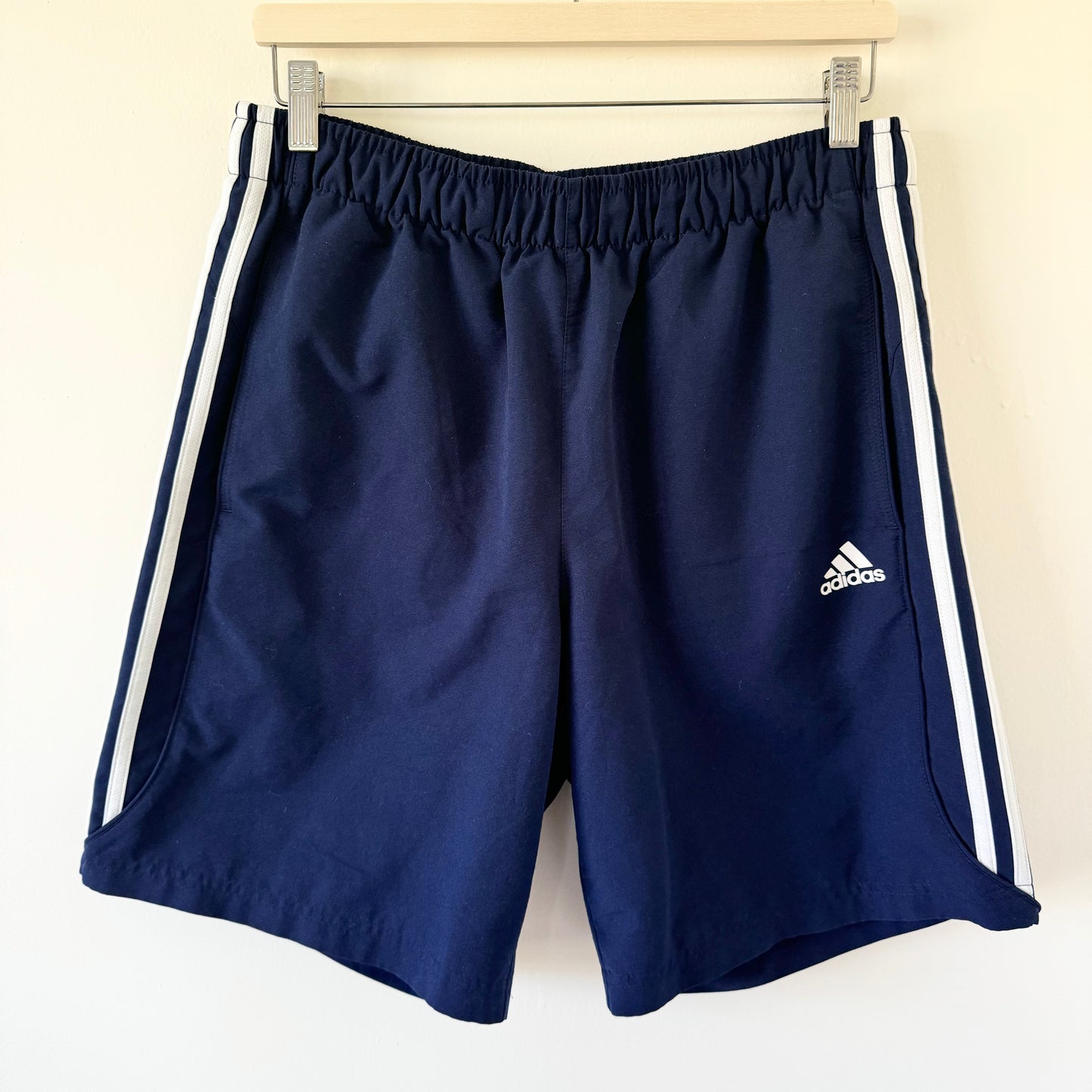 Adidas Essentials 3-Stripes Chealsea Shorts (L)